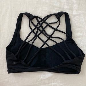 Lululemon free to be bra